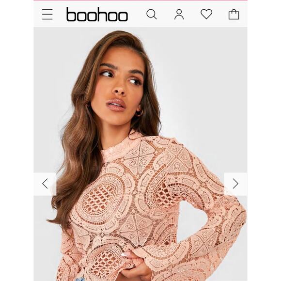 NWT Boohoo TURTLE NECK CROCHET LACE CROP TOP size 6 - Picture 2 of 11